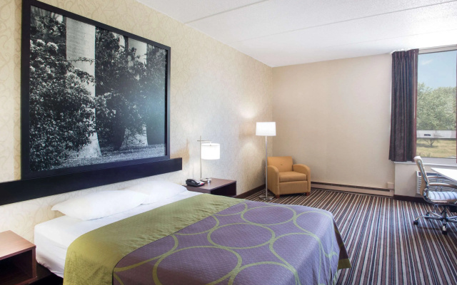 Super 8 by Wyndham Plattsburgh