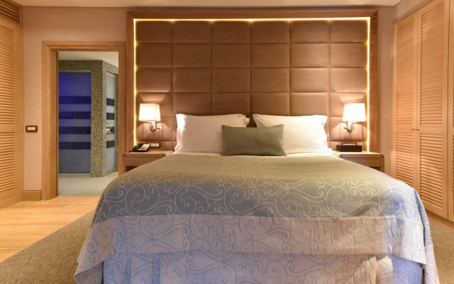 Elounda Beach Hotel & Villas, a Member of the Leading Hotels of the World
