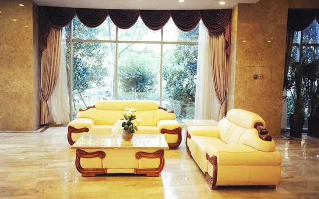 Warmjoy Majesty Hotels