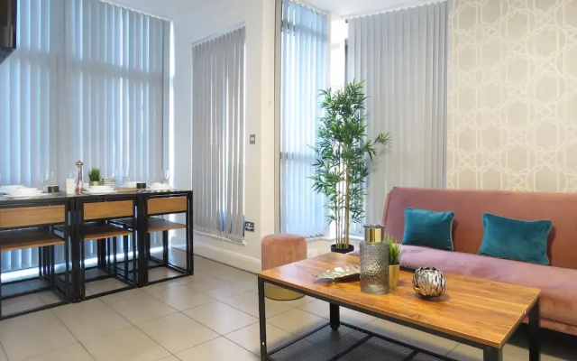 Tudors eSuites City Centre Apartment