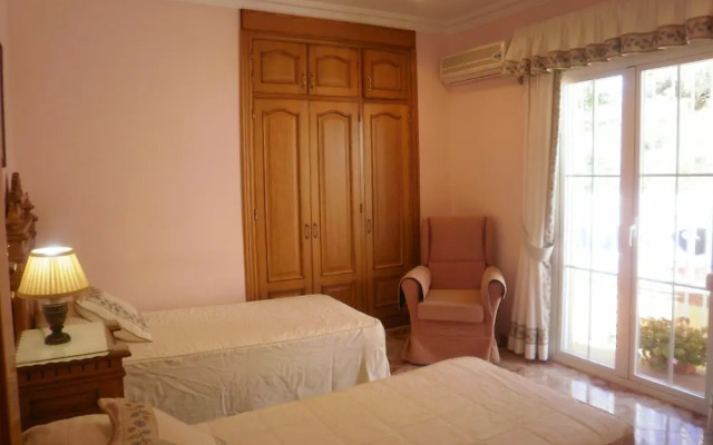 Villa Mercedes Canovas Nerja