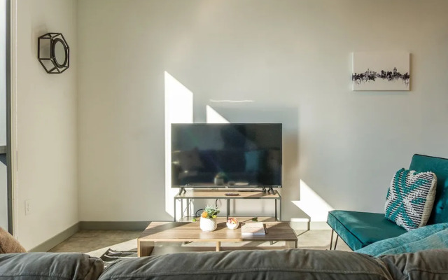 Modern Downtown Apartments by Frontdesk