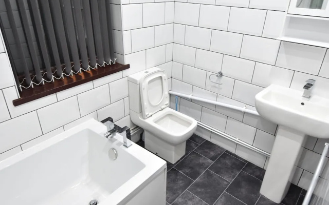 Spacious Holiday Home in Coventry near Coventry University