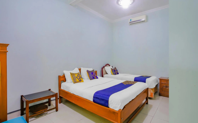 SPOT ON 90100 Hotel Kediri Bandungan