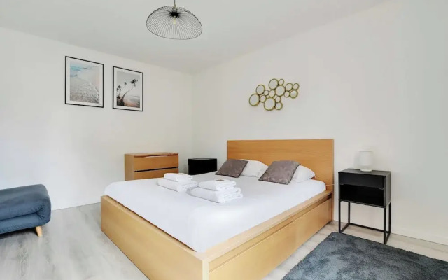 Authentic Apartment - 1br/5p - La Villette