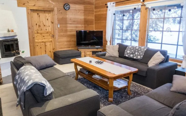 Holiday Home Huvihovi
