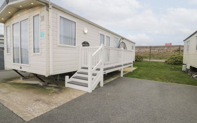 11, Beachfields