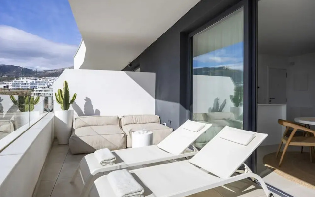 Stylish Luxury Suite With Terrace in Higueron