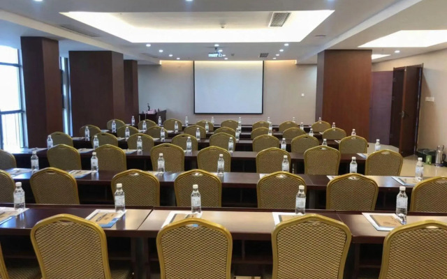 New Beacon Chuyue Hotel (Jiangxia Tan Xinpei Park Subway Station)
