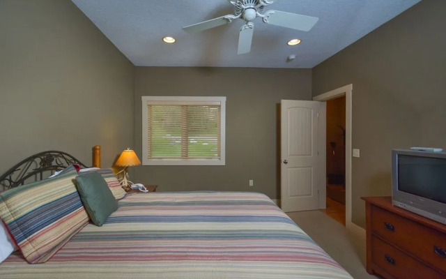 Whispering Pines by Taylor Made Deep Creek