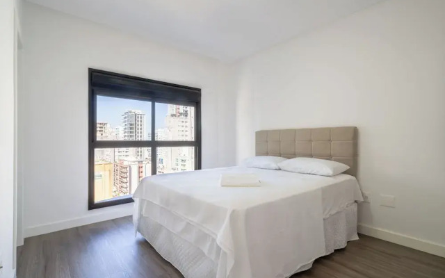 Apto 2Q c/ churrasq. 500m da Meia Praia ROT1001