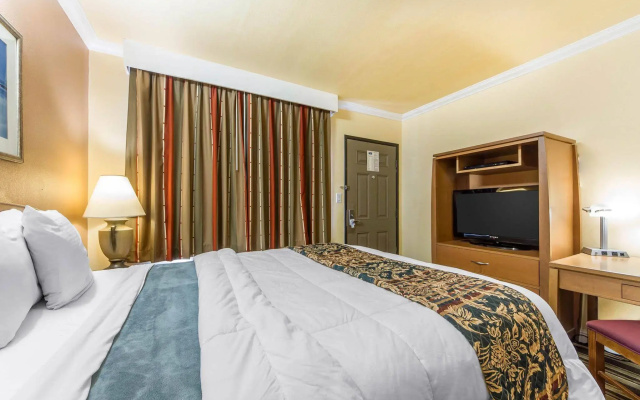 Rodeway Inn & Suites Oakland