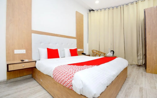 Oyo 39569 Hotel Lazeeno
