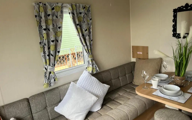 Barmouth Pet-friendly 2-bed Caravan With Sea View