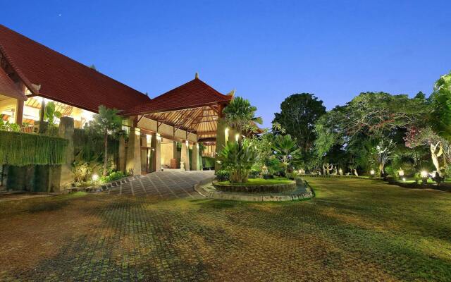 Отель The Grand Bali Nusa Dua Индонезия, Бали - 5 отзывов об отеле, цены и фото номеров - забронировать отель The Grand Bali Nusa Dua онлайн вид на фасад
