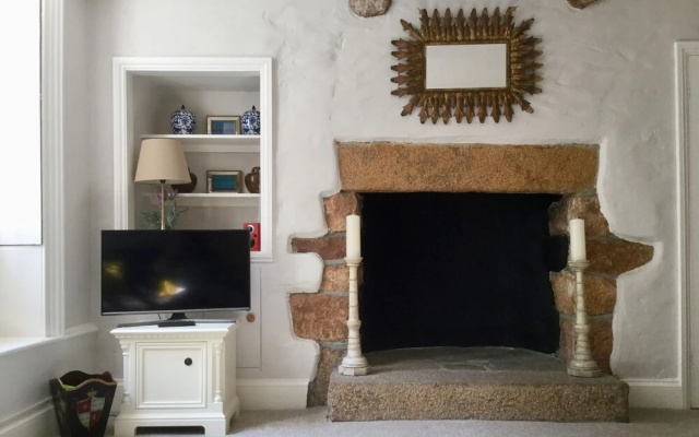 Fabulous Apt Historic House St Aubin