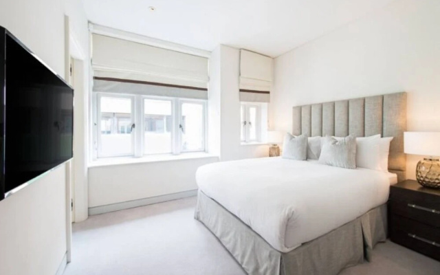 Exclusive 2 Bed in Mayfair with Private Terrace