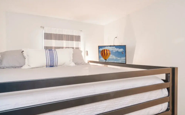 Bethys Beachy Beauty Regency Towers!