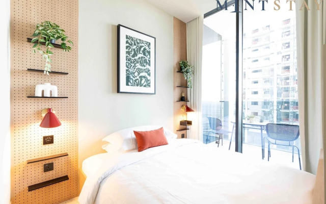 Modern Studio w Balcony in Business Bay