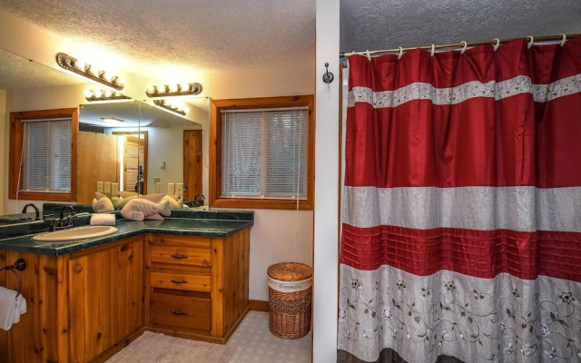 Hideaway by Taylor Made Deep Creek