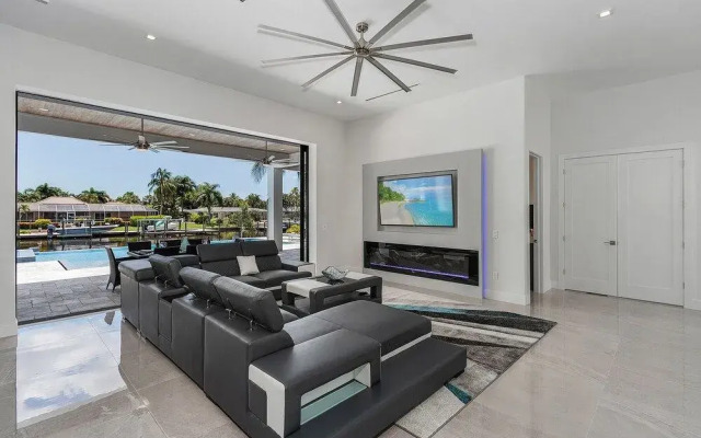 Villa Cosmopolitan by Vacationhit