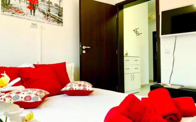 Central 2 bedrooms apartment near Palas Mall