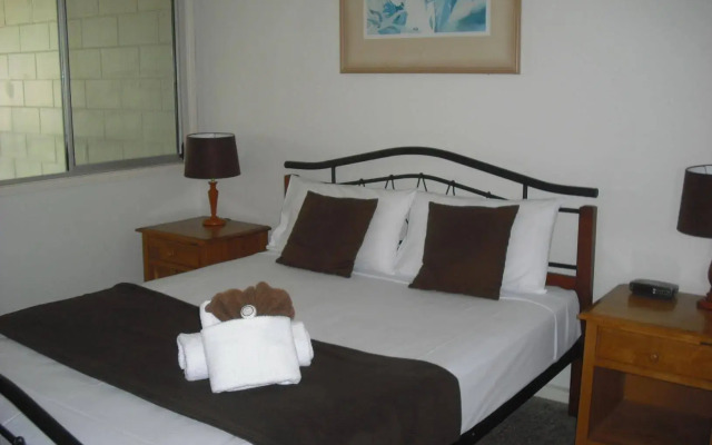 Airlie Seaview Apartments