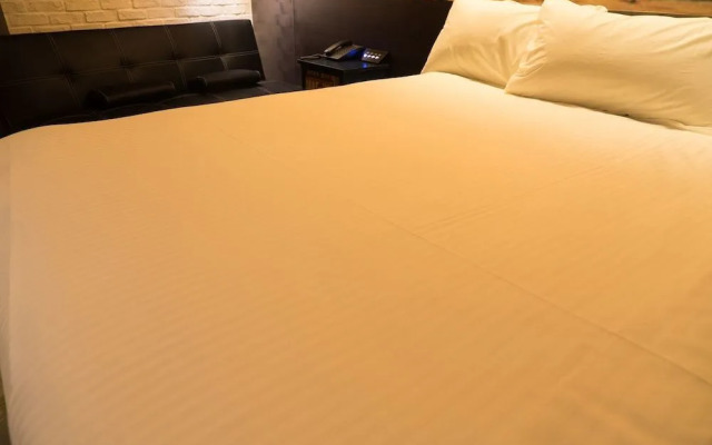V Hotel