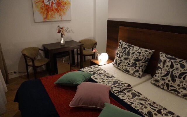 Отель Esfand Hostel Германия, Берлин - отзывы, цены и фото номеров - забронировать отель Esfand Hostel онлайн комната для гостей