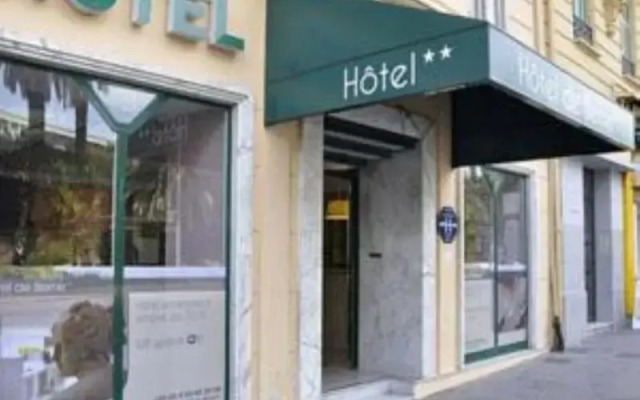 Hotel De Berne вид на фасад