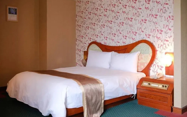 Long LuHotel