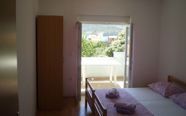 Apartments Gunja