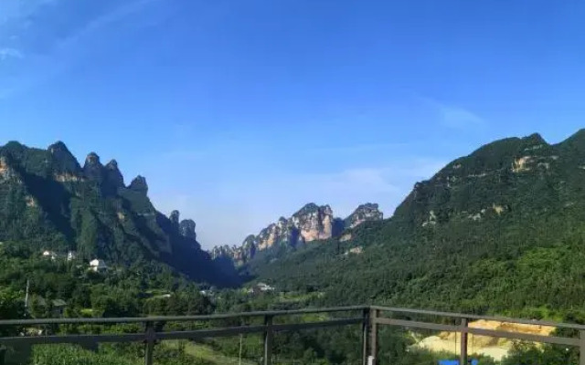 Wulingyuan Heart Awakening Lodge