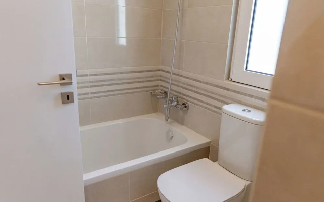 Phaedrus Living: Seaside Thalassa Cretan D101