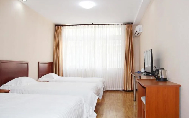 The Sea East Hotel