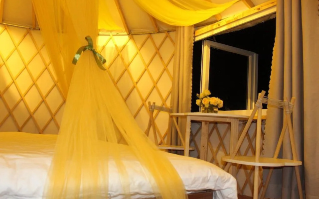Moc Glamping & Ecohouse