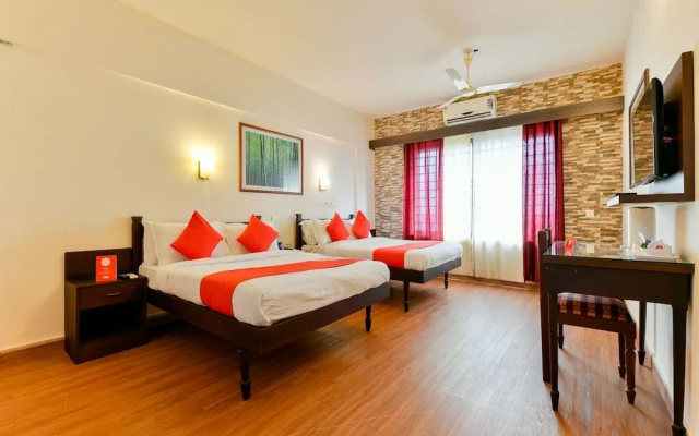 OYO 16663 Plaza Suites Hotel