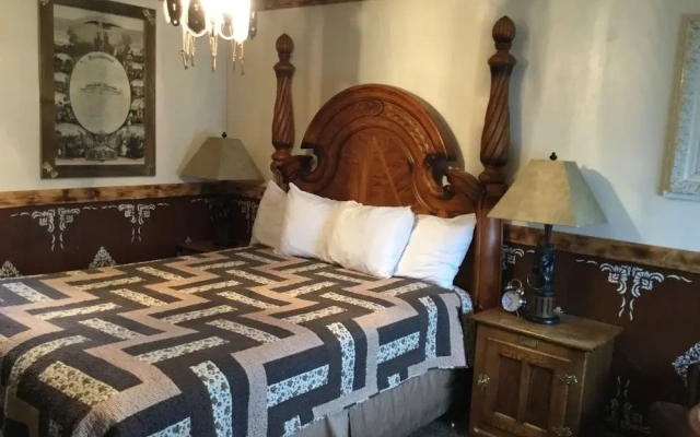 Black Bear Motel