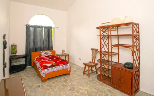 Playa Laguna 65 5 bedroom Villa