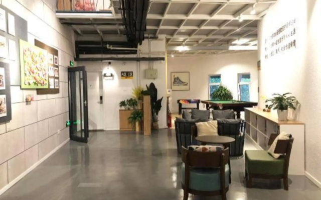 Zhumei Impression Apartment Hotel (Qingdao Taidong Pedestrian Street)