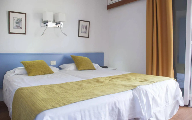 Apartamentos El Paseo