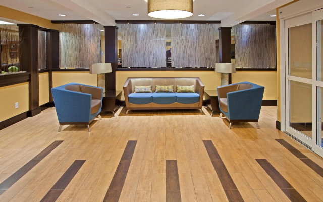 Holiday Inn Express Bowling Green by IHG