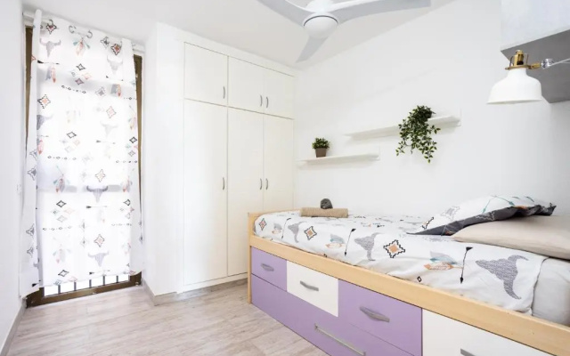 102 GIGANTES Oasis Deluxe by Sunkeyrents