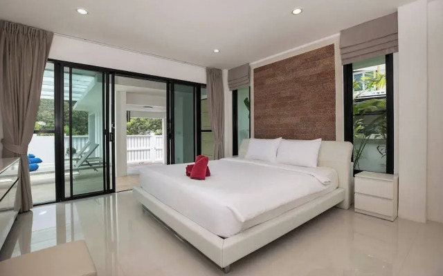 Designer 3BR Villa Silver Pool in Kamala