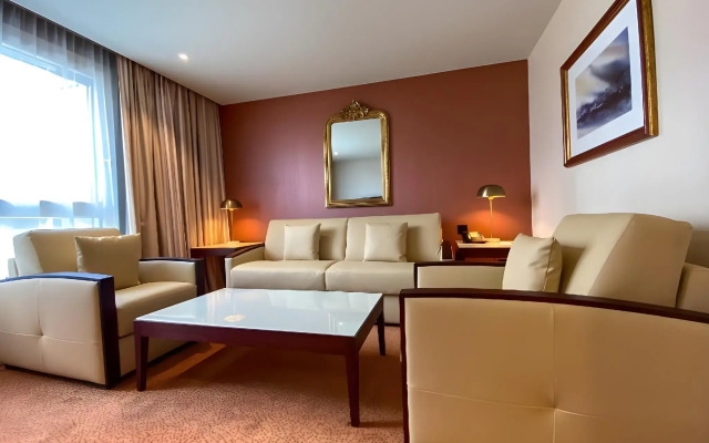 Nash Airport Hotel
