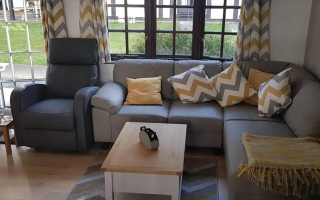 20 Tudor Court " Four Star AA accommodation"