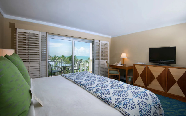 Naples Beach Club, A Four Seasons Resort