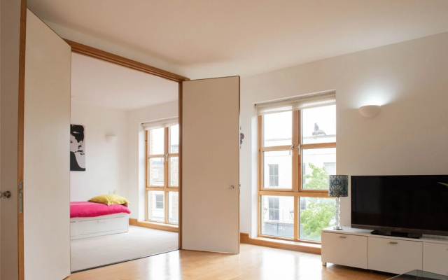 Lovely 2 Bedroom Flat in Excellent Location