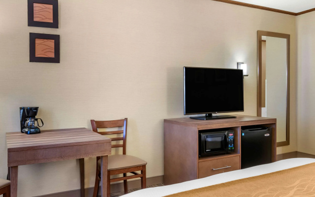 Comfort Inn Sedalia Station