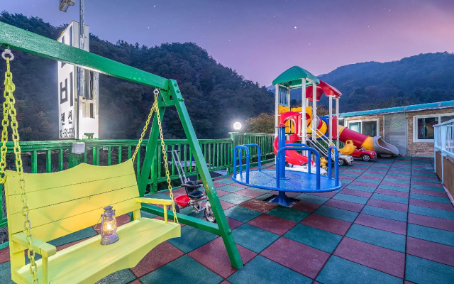 Gapyeong shinbi kids poolvilla